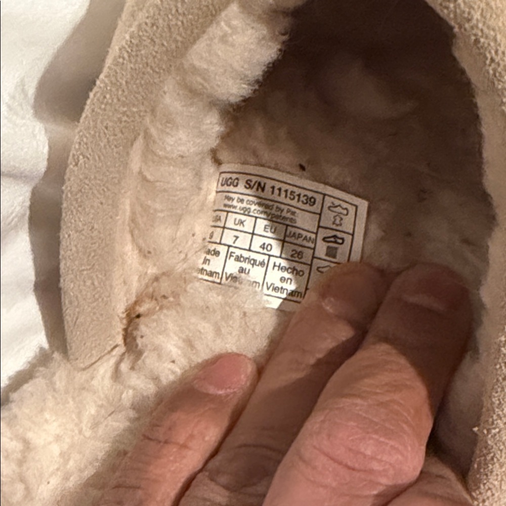 UGG Cozy Cream Slippers with Cream Fleece - Picture 4 of 6
